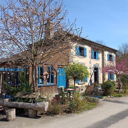 Ille Flottante, Maison Eclusiere Et Hebergements Insolites Sur Le Canal Hede-Bazouges Luaran gambar