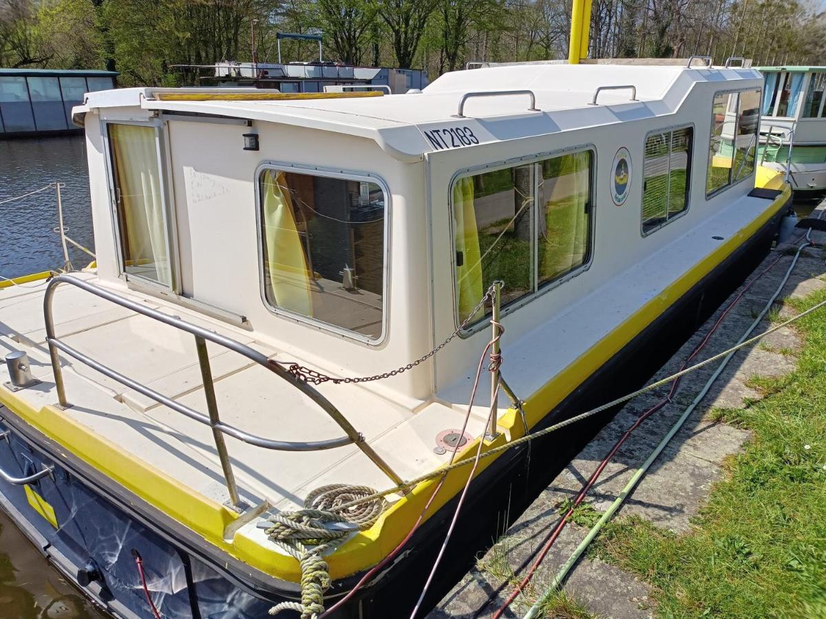 Ille Flottante, Maison Eclusiere Et Hebergements Insolites Sur Le Canal Hede-Bazouges Luaran gambar